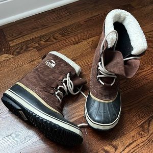 Sorel Winter Carnival Boots - Size 8.5